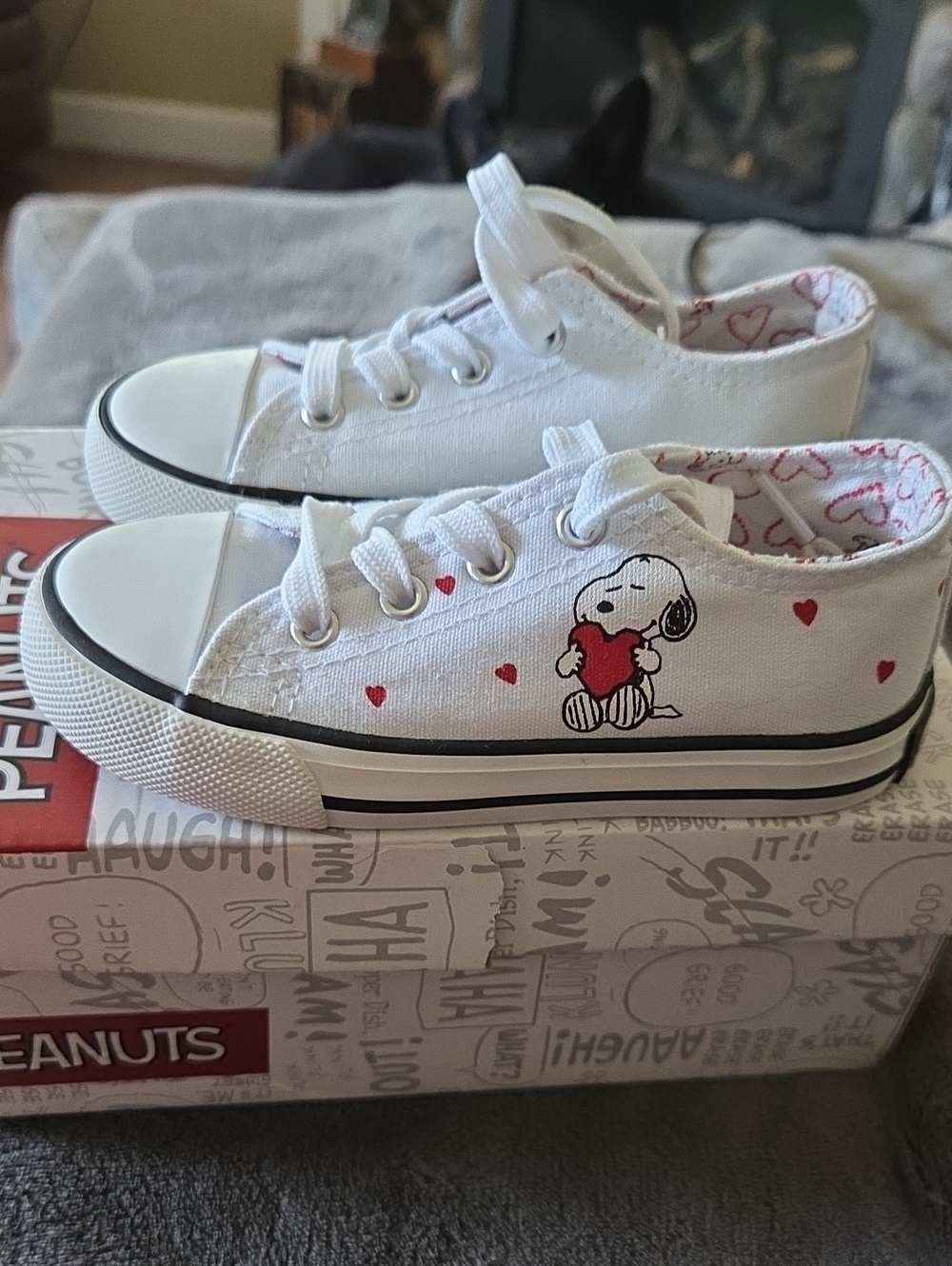 Peanuts White Canvas Sneakers with Snoopy and Red Heart Accents